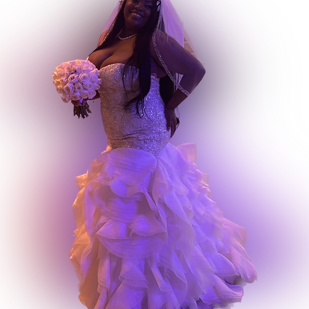 Simone Carvalli Wedding Dress + Head Piece +Veil